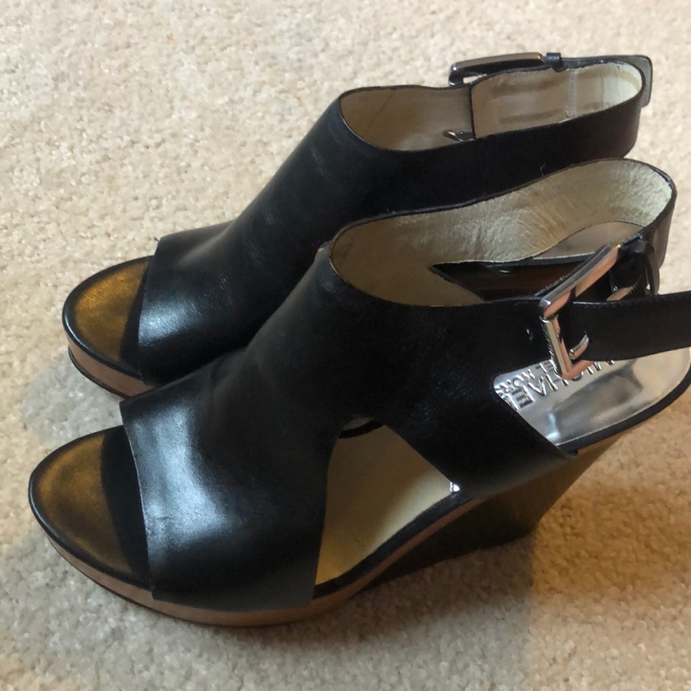 Micheal kors heeled black shoes